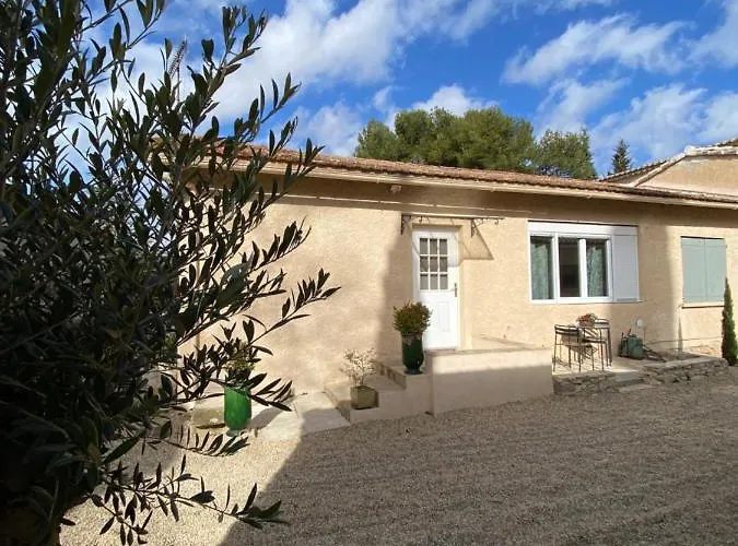 Studio Climatise Dans Un Ancien Domaine Viticole